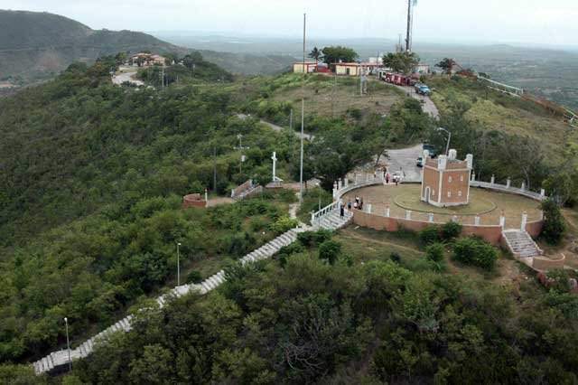 Vista aérea de la Loma de la Cruz. Foto: Ecured loma-de-la-cruz-holguin-foto-ecured
